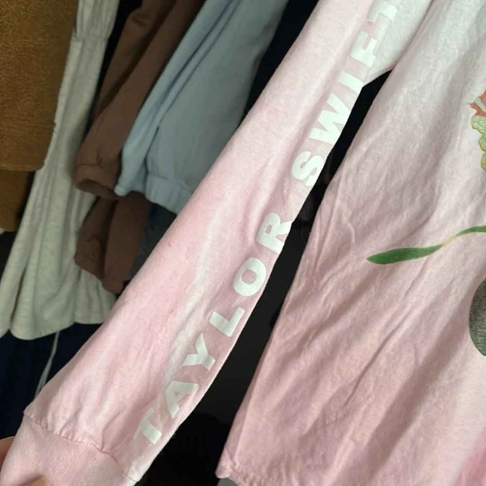 Taylor Swift Rare Pink Glitter Rose Uncropped Top, NWOT